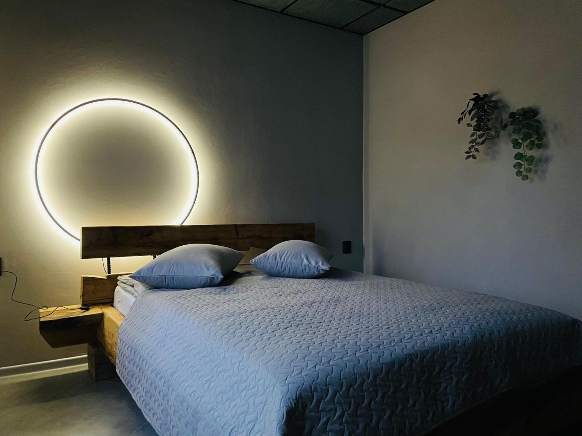 Brivibas - West / East, Free Privat Parking, Free Wifi, Self Check-in Appartamento Riga