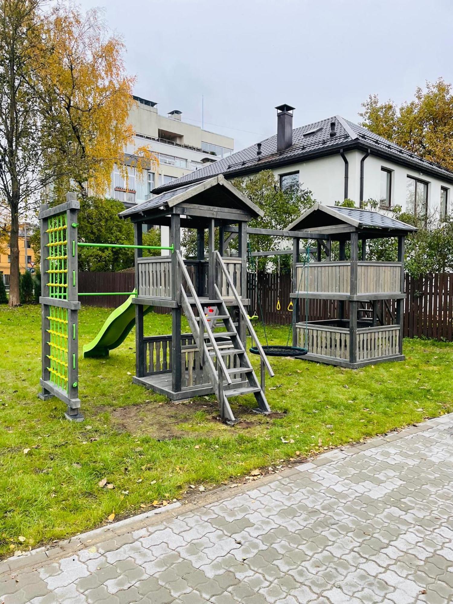 Brivibas - West / East, Free Privat Parking, Free Wifi, Self Check-in Appartamento Riga